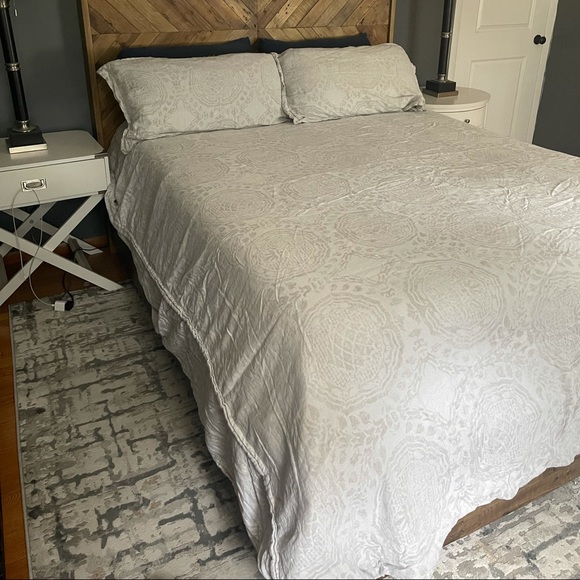 Restoration Hardware Other - Restoration Hardware Off White Duvet - King